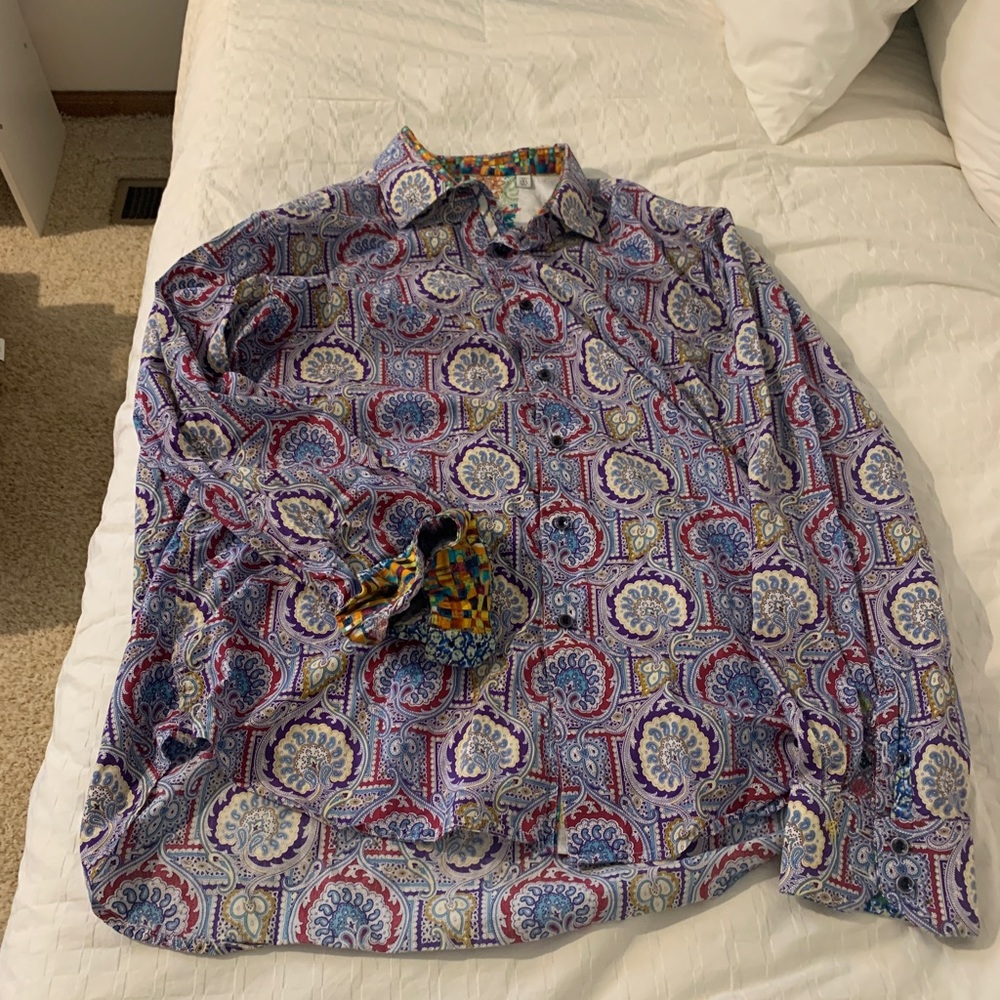 Men’s XXL Robert Graham shirt. Collectible. Excellent condition.